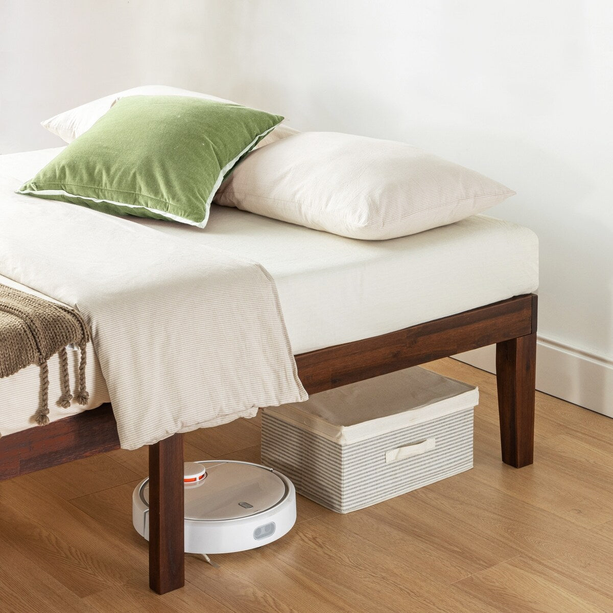 Cadre de lit plateforme classique en bois massif de 16 pouces, disponible en plusieurs finitions