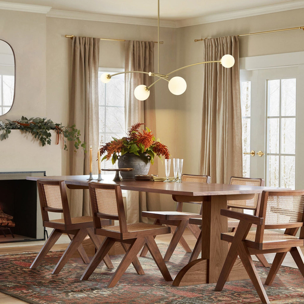 Suspension Sputnik linéaire simple et moderne à 4 lumières, couleur or, pour îlot de cuisine ou salle à manger – 130 cm (l) x 28 cm (p) x 15 cm (h).