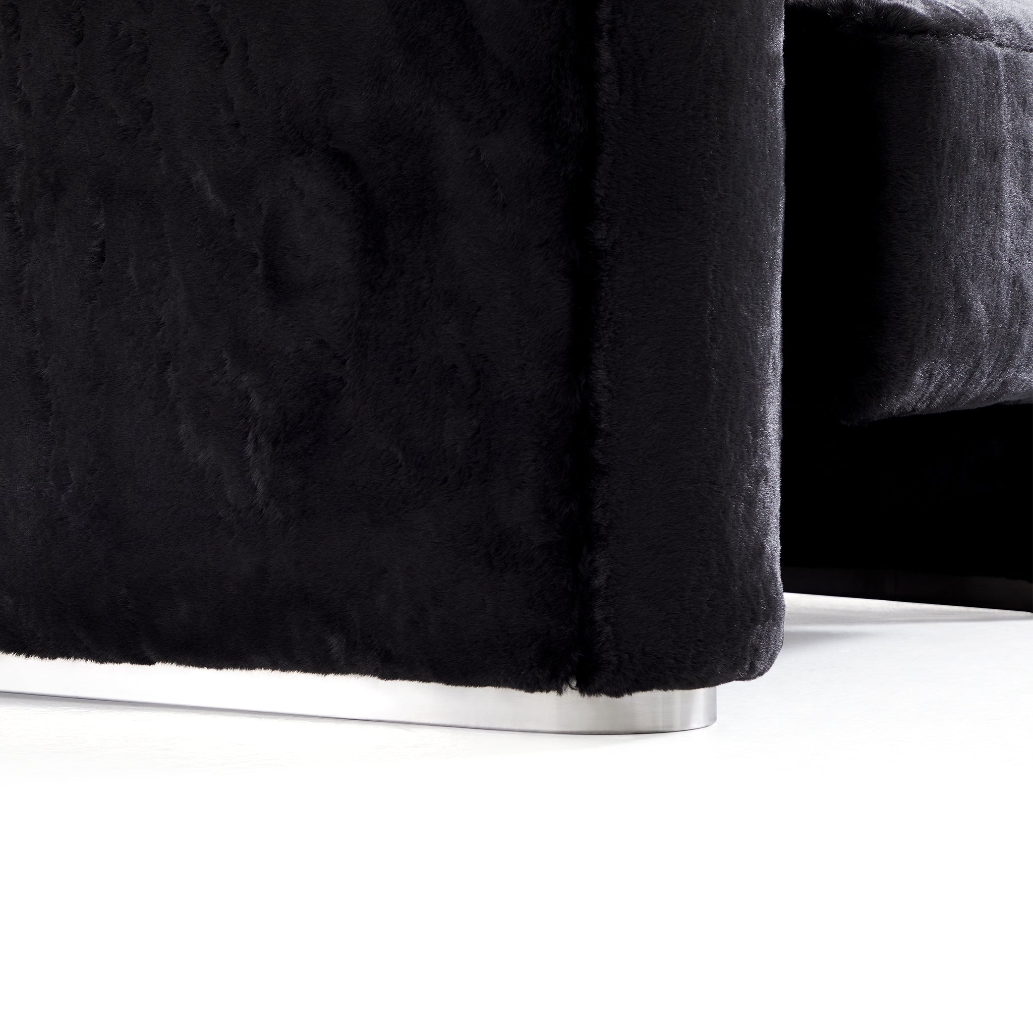 Obsidian Plush Accent Chair