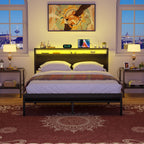 Cadre de lit plateforme en bois de style ferme avec station de charge et lumières LED