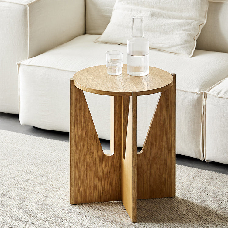 Vivid Oak Round Accent Side Table