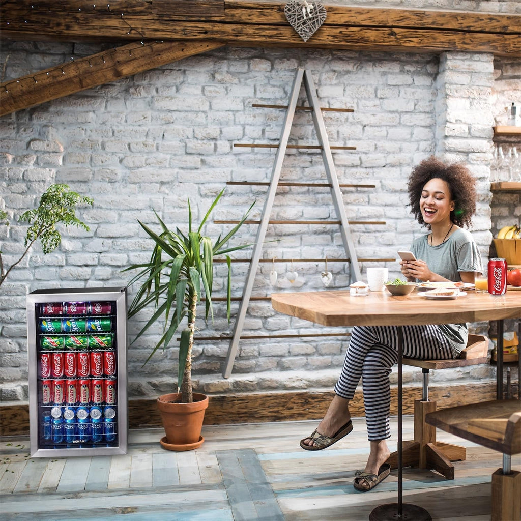 Réfrigérateur à boissons Newair d'une capacité de 126 canettes, mini-réfrigérateur avec porte vitrée et étagères réglables, en acier inoxydable