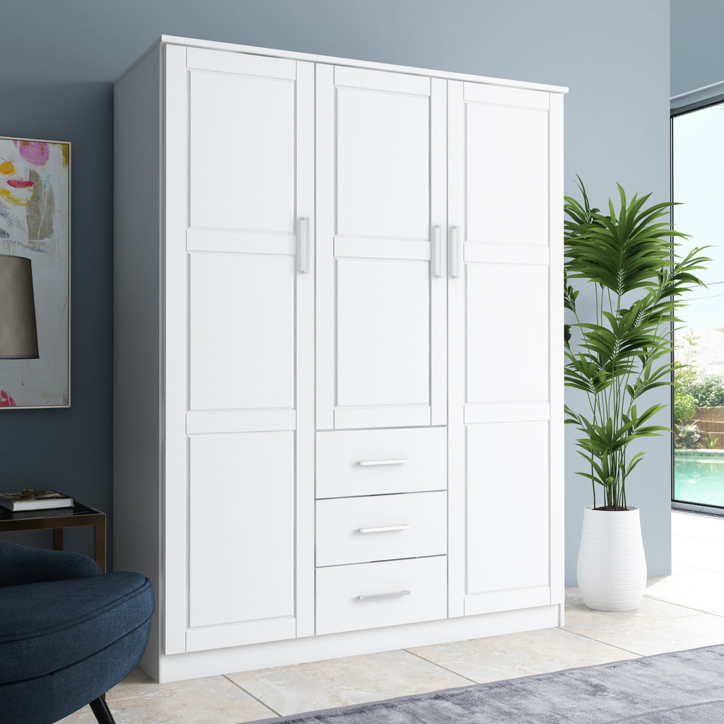 Armoire penderie 3 portes Cosmo 100 % bois massif de Palace Imports avec portes en bois massif ou en miroir