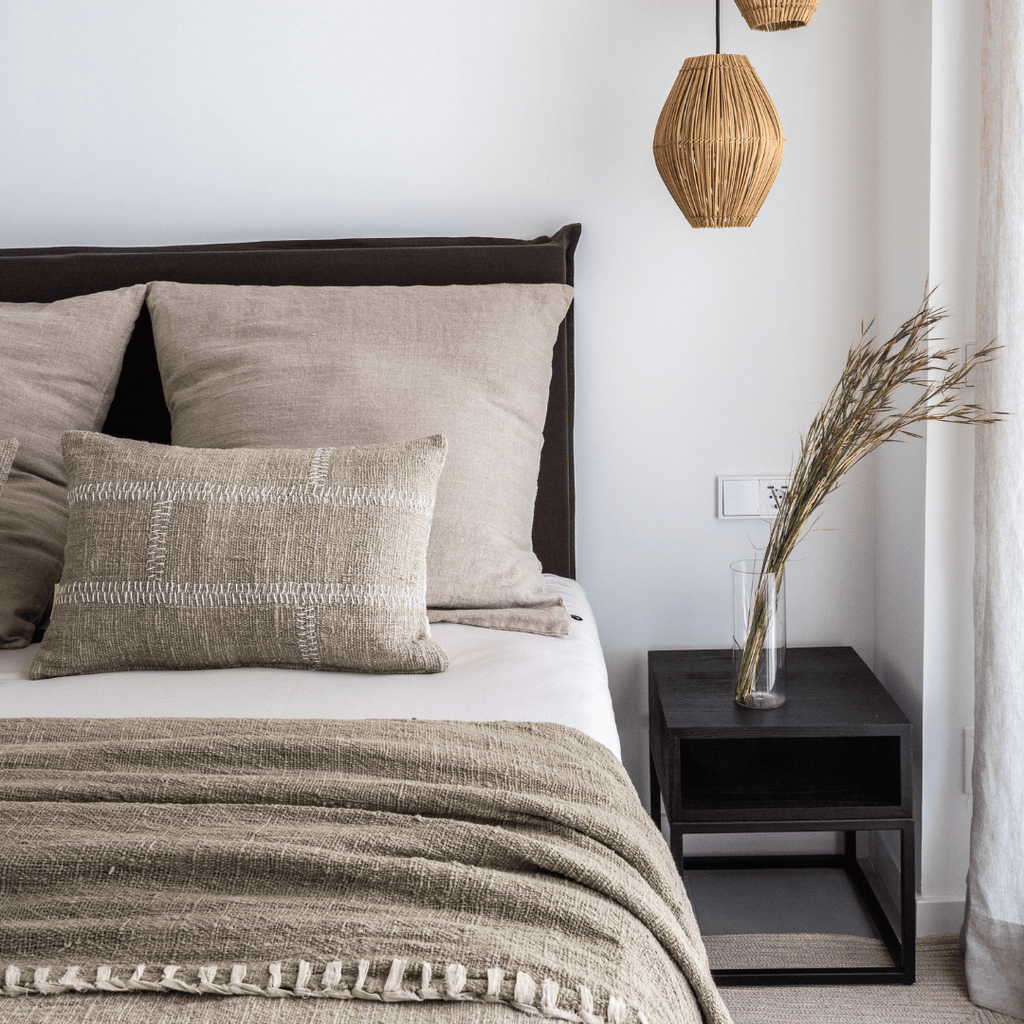 Table de chevet en rotin | Noire