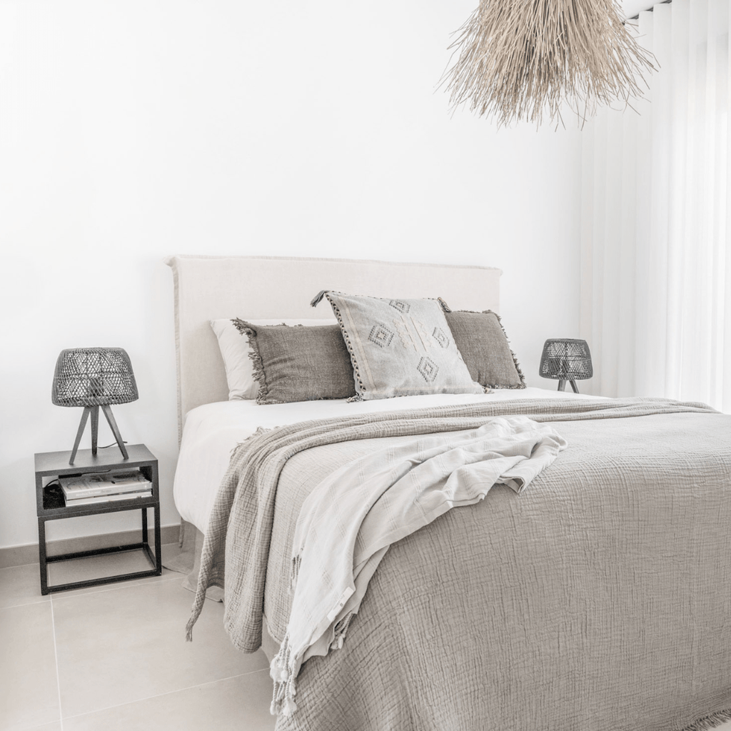 Table de chevet en rotin | Noire