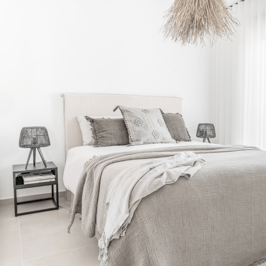 Table de chevet en rotin | Noire