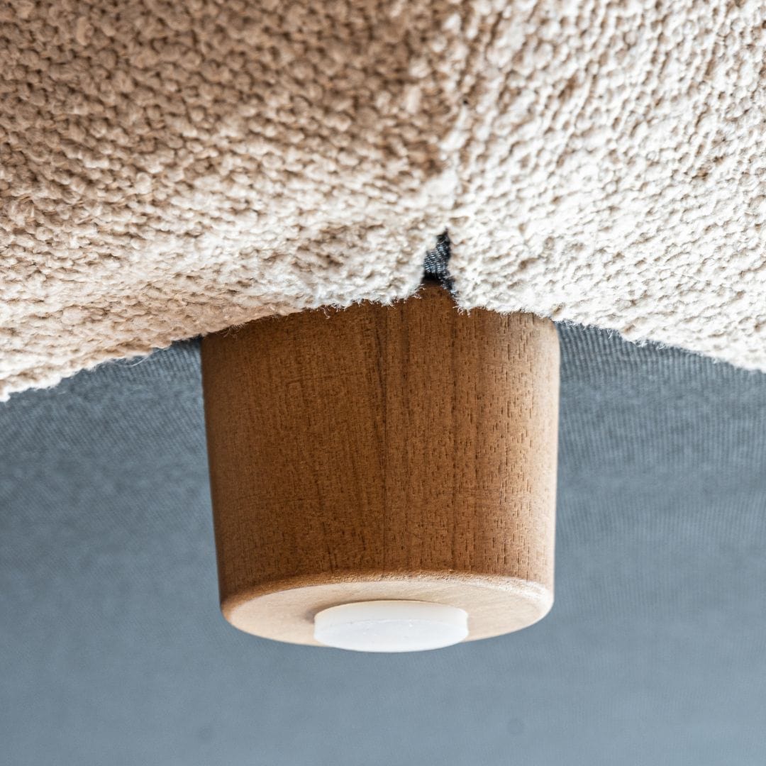 Pieds en bois de teck de Lagos