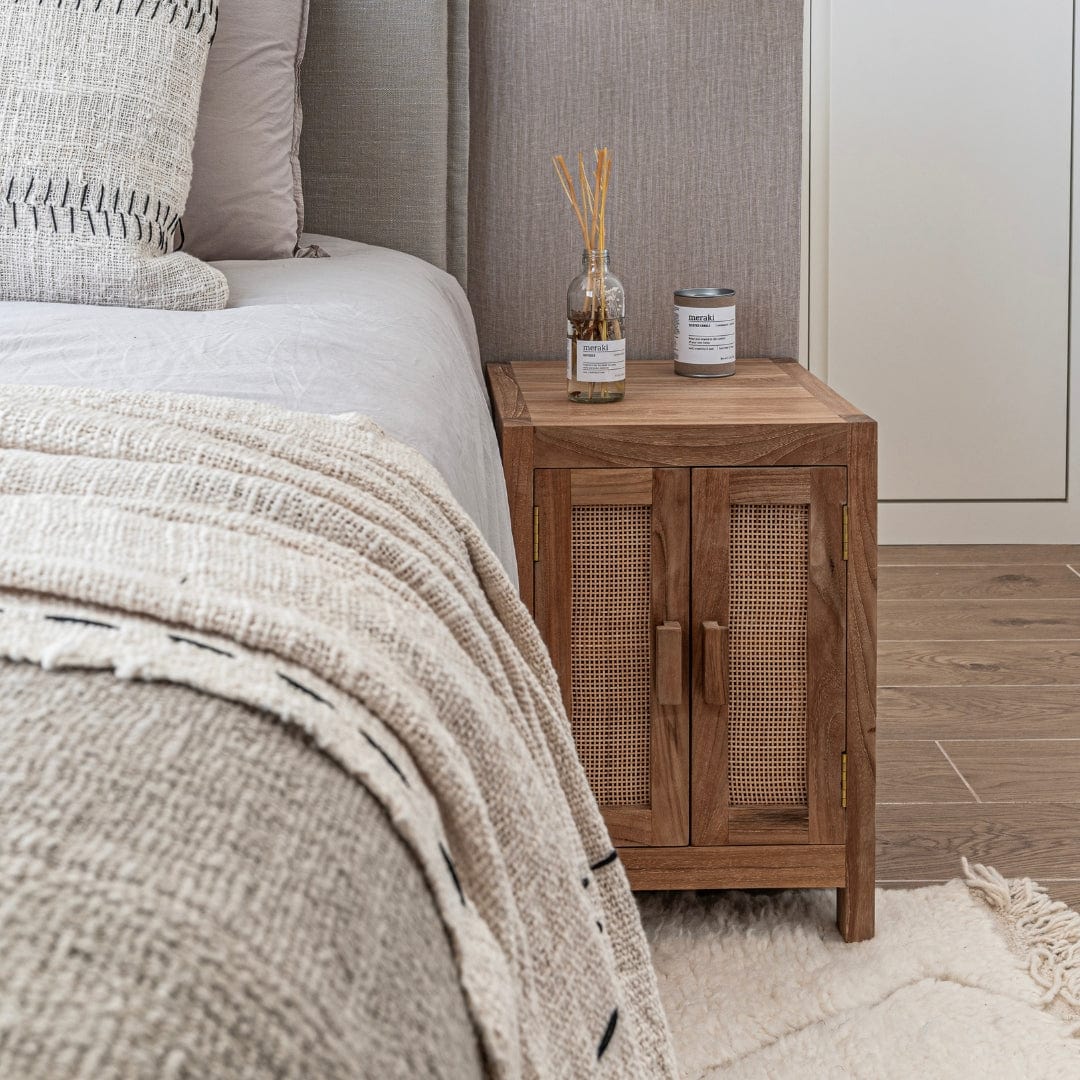 Table de chevet en teck et rotin
