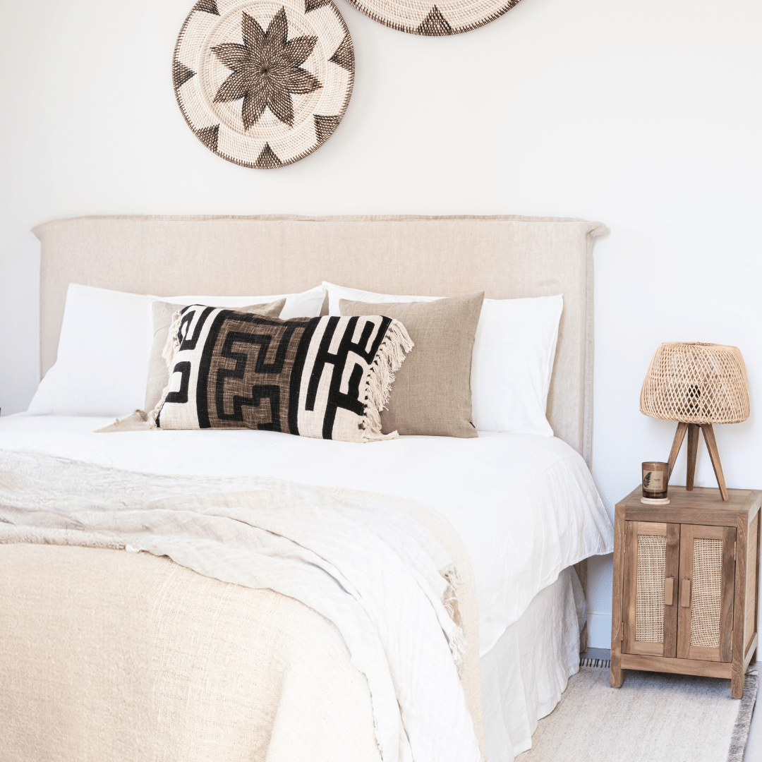 Table de chevet en teck et rotin